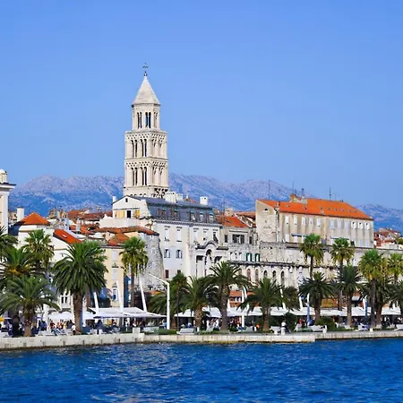Lovely In The Perfect Location Apartment Split