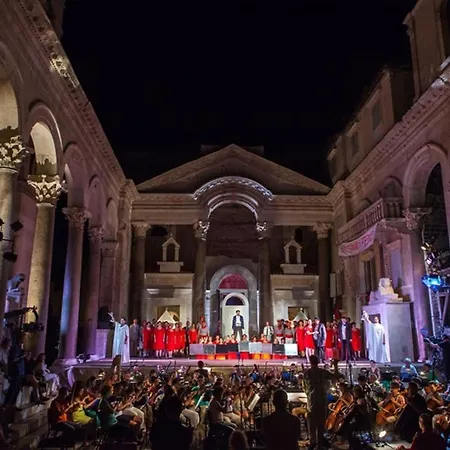 Lovely In The Perfect Location شقة *